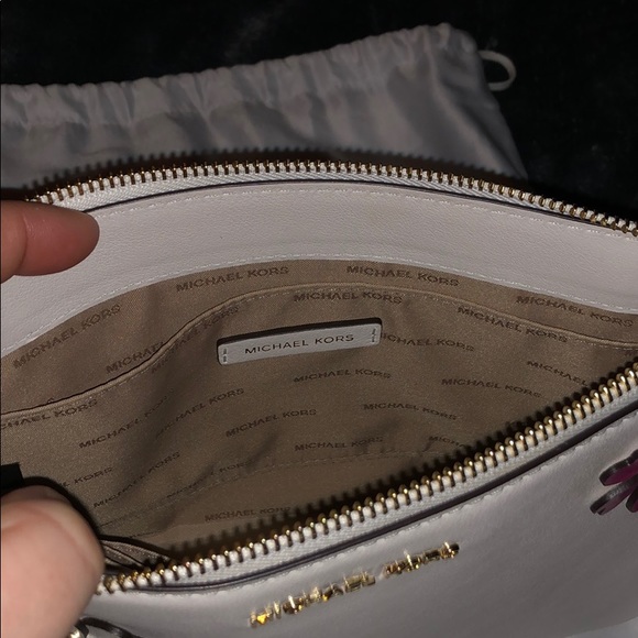 Michael Kors wristlet - Picture 6 of 7